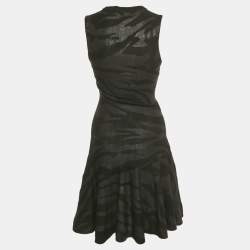 مملوكة مسبقًا فستان إم سي كيو باي أليكسندر ماكوين أسود بطبعة حيوانات محبوك واسع صغير (ميديوم)