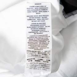 مملوكة مسبقًا تي شيرت إم سي كيو باي أليكساندر ماكوين قطن أبيض مزين رقعة شعار الماركة رقبة مستديرة مقاس صغير (سمول)