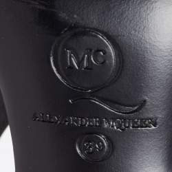 Pre Owned McQ by Alexander McQueen Off-White/Black Snakeskin And Leather Ankle Strap Sandals Size 39