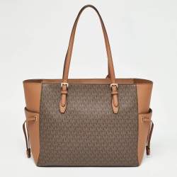 مملوكة مسبقًا Michael Kors Two Tone Brown Signature Coated Canvas Large Gilly Tote
