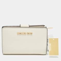 Pre Owned Michael Kors Cream Leather Jet Set Travel Compact Wallet