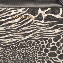 Pre Owned Michael Kors Black/White Printed Faux Leather Ginny Camera Crossbody Bag