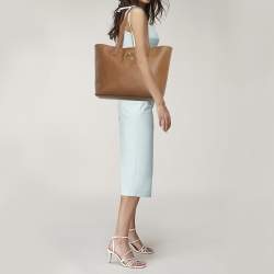 Pre Owned Michael Kors Brown Leather East West Voyager Tote