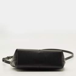 مملوكة مسبقًا Michael Kors Jet Set Travel Black Leather Crossbody Bag