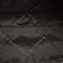 مملوكة مسبقًا Michael Kors Jet Set Travel Black Leather Crossbody Bag