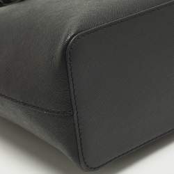 مملوكة مسبقًا حقيبة مايكل كورس جيت سيت ترافيل جلد أسود صغير جدًا