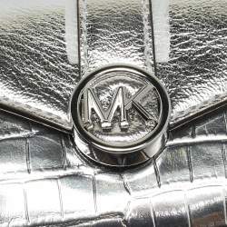 مملوكة مسبقًا محفظة مايكل كورس جرينتش جلد فضي منقوش كروك ثلاثية الطيات