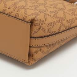 Pre Owned Michael Kors Jet Set Small Beige/Optic White Coated Signature Canvas Crossbody Bag