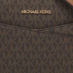 مملوكة مسبقًا Michael Kors Jet Set Travel Medium Brown Signature Coated Canvas Crossbody Bag