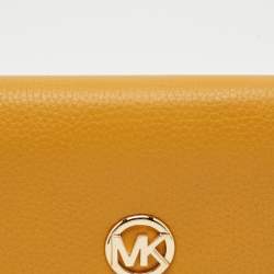مملوكة مسبقًا Michael Kors Fulton Mustard Leather Continental Wallet