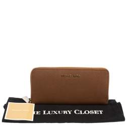 Pre Owned Michael Kors Brown Leather Jet Set Travel Continental Wallet