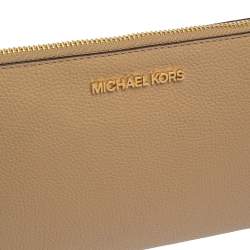 Pre Owned Michael Kors Beige Leather Large Jet Set Wristlet Clutch
