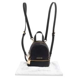 مملوكة مسبقًا حقيبة ظهر مايكل كورس ميني ريا جلد أسود