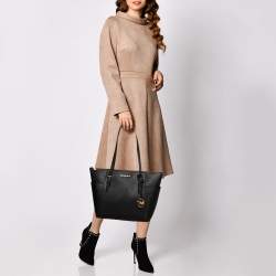 مملوكة مسبقًا Michael Kors Black Leather Charlotte Top Zip Tote