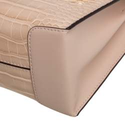 مملوكة مسبقًا حقيبة يد توتس مايكل كورس ميرسر جلد نقشة التمساح بيج