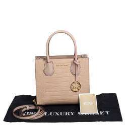 مملوكة مسبقًا حقيبة يد توتس مايكل كورس ميرسر جلد نقشة التمساح بيج