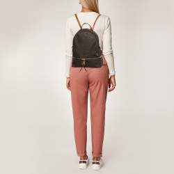 Pre Owned حقيبة ظهر مايكل كورس سحاب راها جلد وكانفاس مقوى مميز بني فاتح/ أبيض