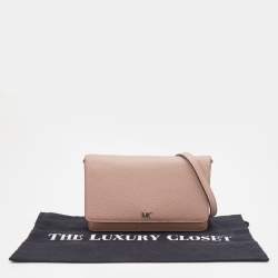 مملوكة مسبقًا Michael Kors Blush Pink Leather Wallet On Strap