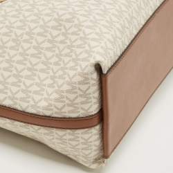 مملوكة مسبقًا Michael Kors White/Brown Signature Coated Canvas and Leather Large Front Zip Chain Tote