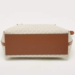 مملوكة مسبقًا Michael Kors White/Brown Signature Coated Canvas and Leather Large Front Zip Chain Tote