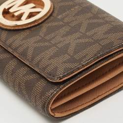 Pre Owned Michael Kors Beige/Brown Signature Coated Canvas Fulton Flap Continental Wallet