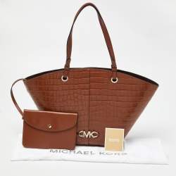 مملوكة مسبقًا Michael Kors Brown Croc Embossed Leather Izzy Tote