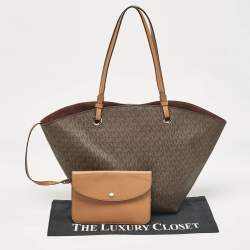 Pre Owned Michael Kors Dark Brown Signature Coated Canvas and Leather Izzy Tote