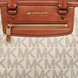 مملوكة مسبقًا حقيبة مايكل كورس سيلما قماش كانفاس وجلد بنية/بيضاء بالشعار مزودة بسحاب