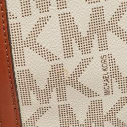 مملوكة مسبقًا حقيبة مايكل كورس سيلما قماش كانفاس وجلد بنية/بيضاء بالشعار مزودة بسحاب