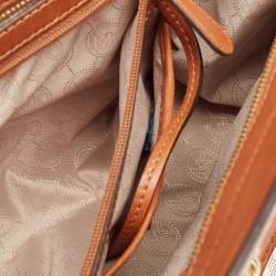 مملوكة مسبقًا حقيبة مايكل كورس سيلما قماش كانفاس وجلد بنية/بيضاء بالشعار مزودة بسحاب