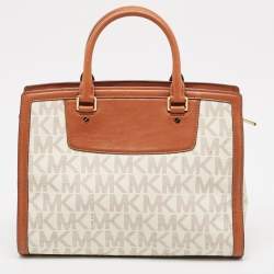 مملوكة مسبقًا حقيبة مايكل كورس سيلما قماش كانفاس وجلد بنية/بيضاء بالشعار مزودة بسحاب