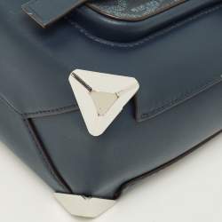 مملوكة مسبقًا حقيبة بيد علوية مايكل كورس مانهاتن متوسطة قماش مغطى بتوقيع أزرق كحلي