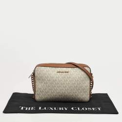 مملوكة مسبقًا Michael Kors Jet Set Camera Brown/Off White Signature Coated Canvas and Leather Crossbody Bag