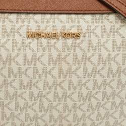 مملوكة مسبقًا Michael Kors Jet Set Camera Brown/Off White Signature Coated Canvas and Leather Crossbody Bag