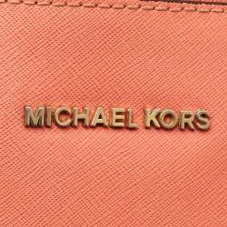 مملوكة مسبقًا Michael Kors Jet Set Camera Peach Leather Crossbody Bag