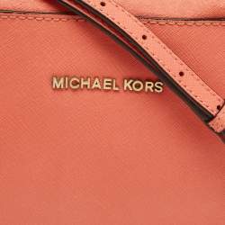 مملوكة مسبقًا Michael Kors Jet Set Camera Peach Leather Crossbody Bag