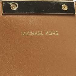 مملوكة مسبقًا Michael Kors Jade White/Brown Signature Coated Canvas and Leather Shoulder Bag