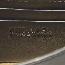 مملوكة مسبقًا حقيبة كروس مايكل كورس جلد كحلي للكاميرا scout