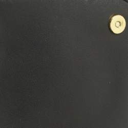 مملوكة مسبقًا حقيبة كروس مايكل كورس جلد كحلي للكاميرا scout