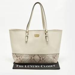 مملوكة مسبقًا Michael Kors Jet Set Off White/Grey Python Embossed and Leather Tote