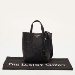 مملوكة مسبقًا حقيبة كروس بودي مايكل كورس سينكلير جلد أسود صغيرة جدًا