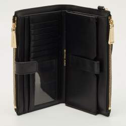 Pre Owned محفظة مايكل كورس أديل مرصعة جلد أسود معصم للهاتف