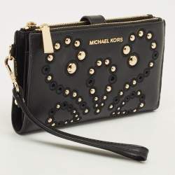 Pre Owned محفظة مايكل كورس أديل مرصعة جلد أسود معصم للهاتف