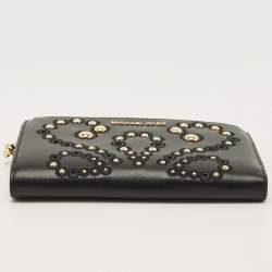 Pre Owned محفظة مايكل كورس أديل مرصعة جلد أسود معصم للهاتف