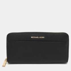 مملوكة مسبقًا Michael Kors Black Leather Zip Around Wallet