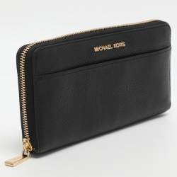 مملوكة مسبقًا Michael Kors Black Leather Zip Around Wallet