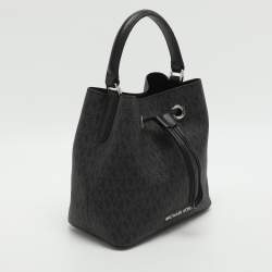 Pre Owned حقيبة مايكل كورس سوري بقماش بشعار بني/أخضر داكن برباط دادءلة