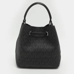 Pre Owned حقيبة مايكل كورس سوري بقماش بشعار بني/أخضر داكن برباط دادءلة