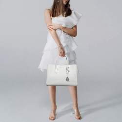 مملوكة مسبقًا Michael kors Ruthie White Signature Coated Canvas Satchel