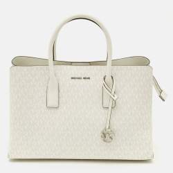 مملوكة مسبقًا Michael kors Ruthie White Signature Coated Canvas Satchel